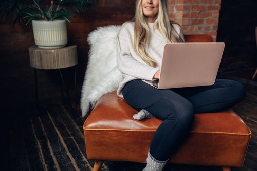 How To Choose the Perfect Leather Anniversary Gifts