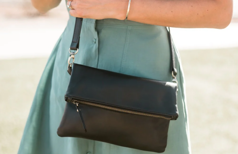 6 Ways on How To Wear a Crossbody Bag