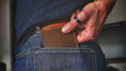 how to keep wallet from falling out of pocket 