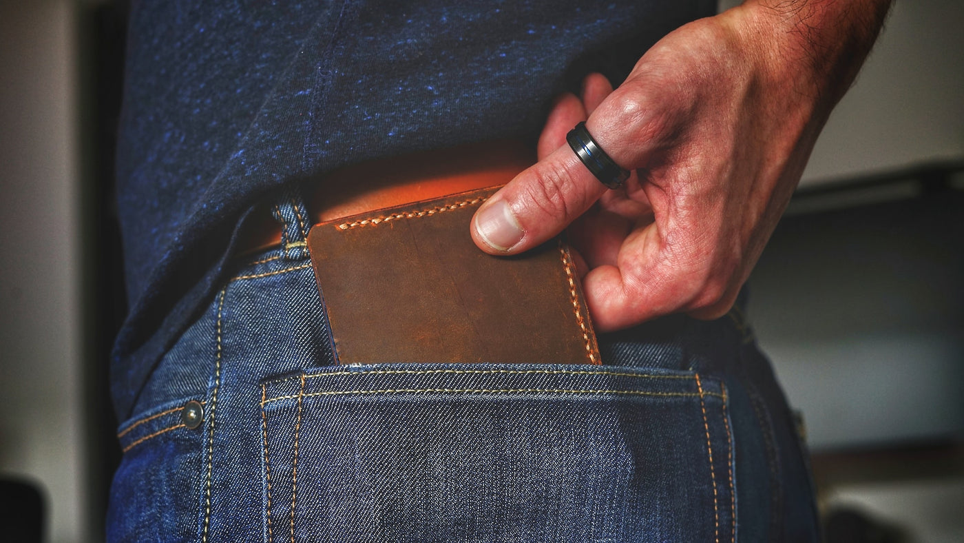How to Keep Your Wallet From Falling Out of Pocket - Andar