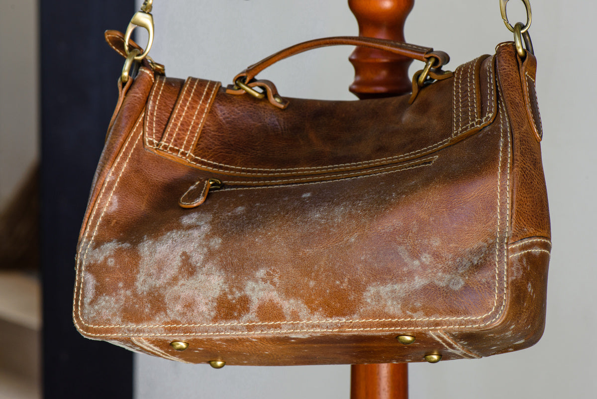how-to-remove-smell-from-leather-bag-expert-tips-tricks-andar