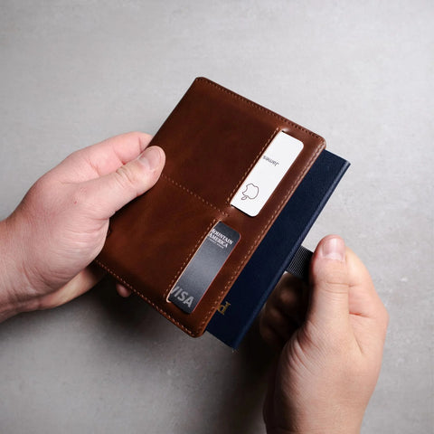 how to use passport holder